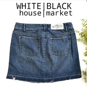 👇WHBM Blanc denim jean skirt white roses. Size 10 EUC